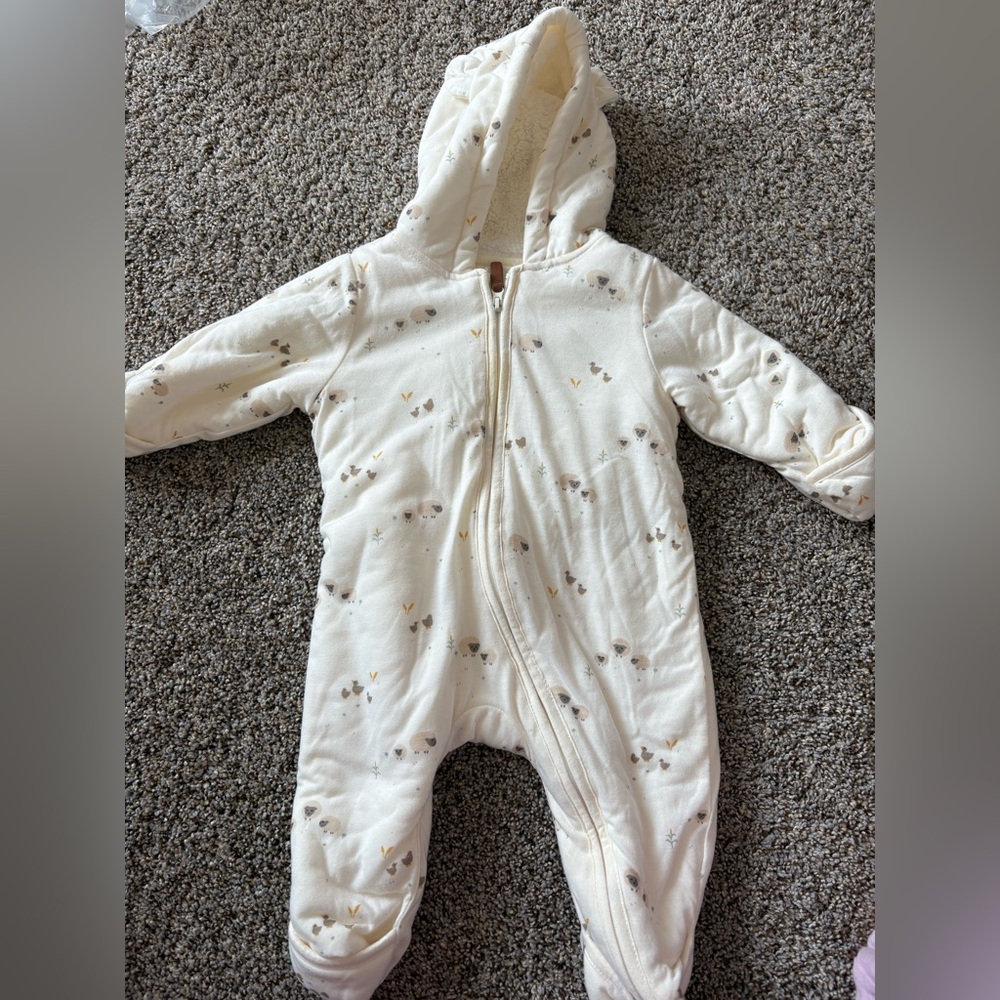 H&M Cream Patterned Baby Footie